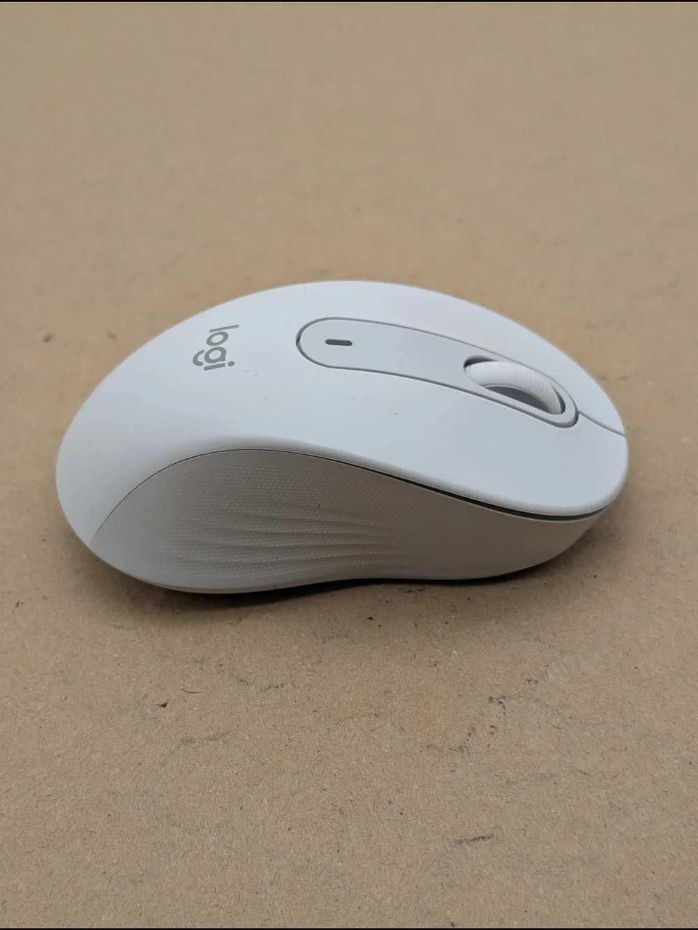 ​Logitech Signature M650 Wireless Mouse White - With USB Dongle (No Battery)
